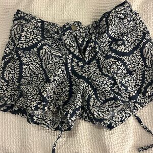GAP Navy and White Patterned Women's Shorts